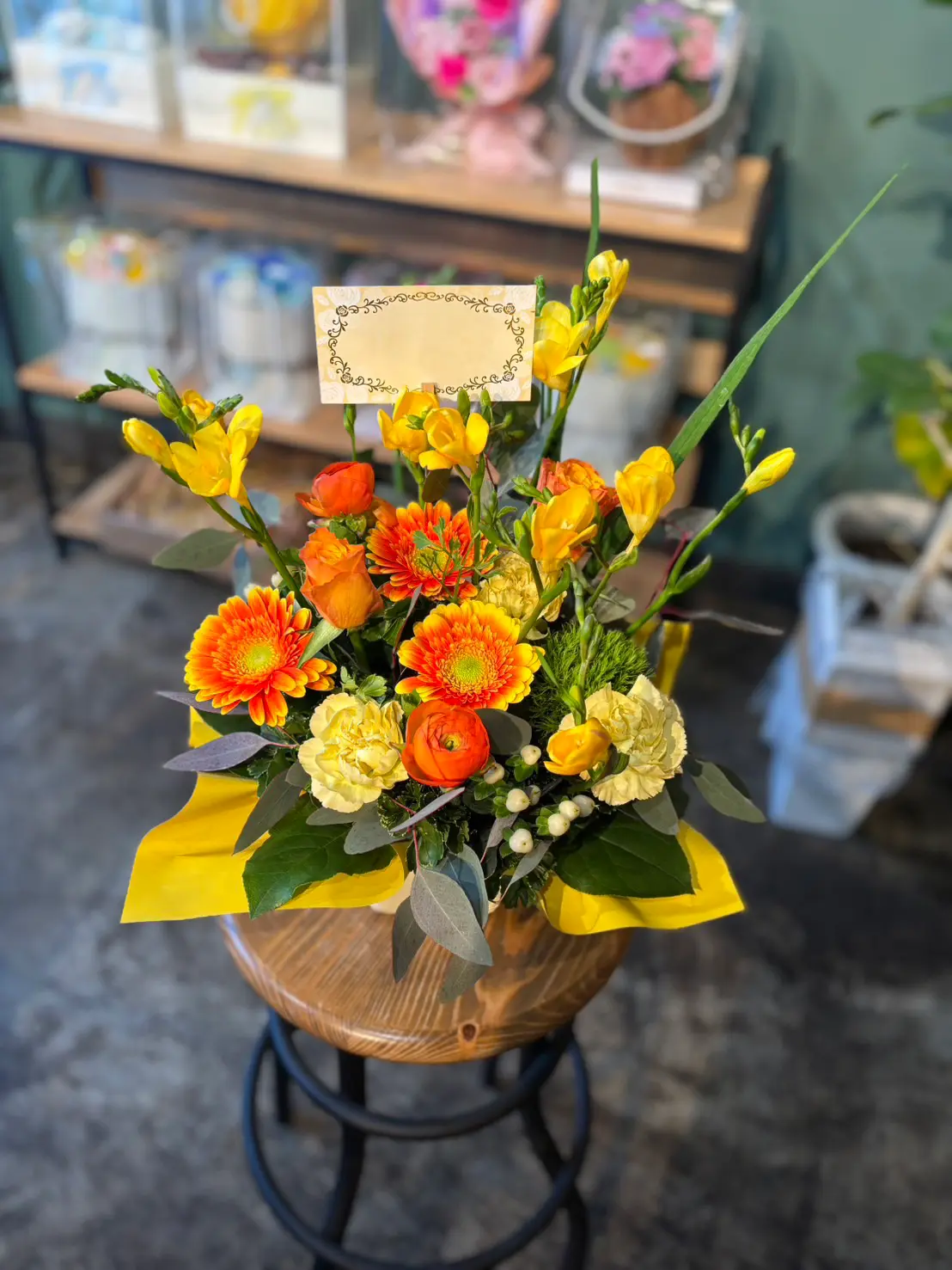 誕生祝いワンランク上のアレンジ花【明るく万能な黄橙5000円】