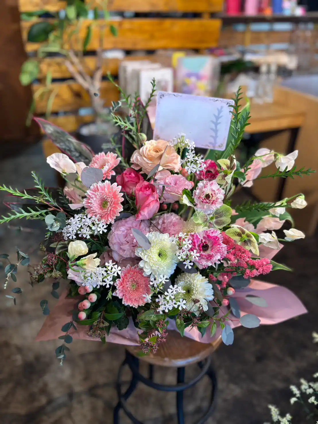 【展覧会開催お祝い】2月18日にお届けしました🌸